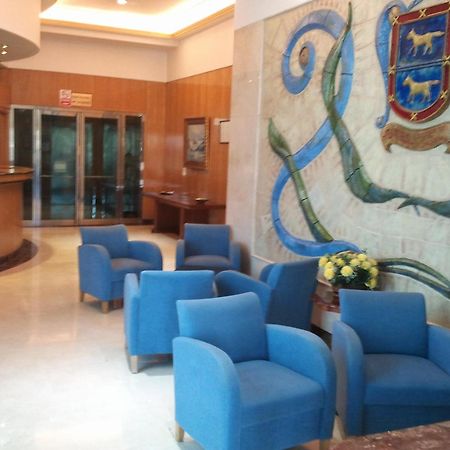 Hotel Ciudad De פואנלבראדה מראה חיצוני תמונה