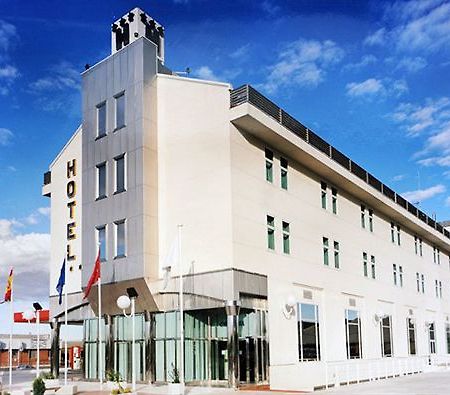 Hotel Ciudad De פואנלבראדה מראה חיצוני תמונה
