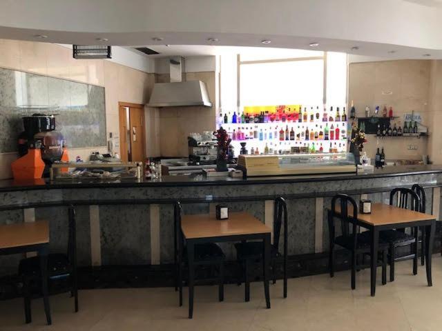 Hotel Ciudad De פואנלבראדה מראה חיצוני תמונה