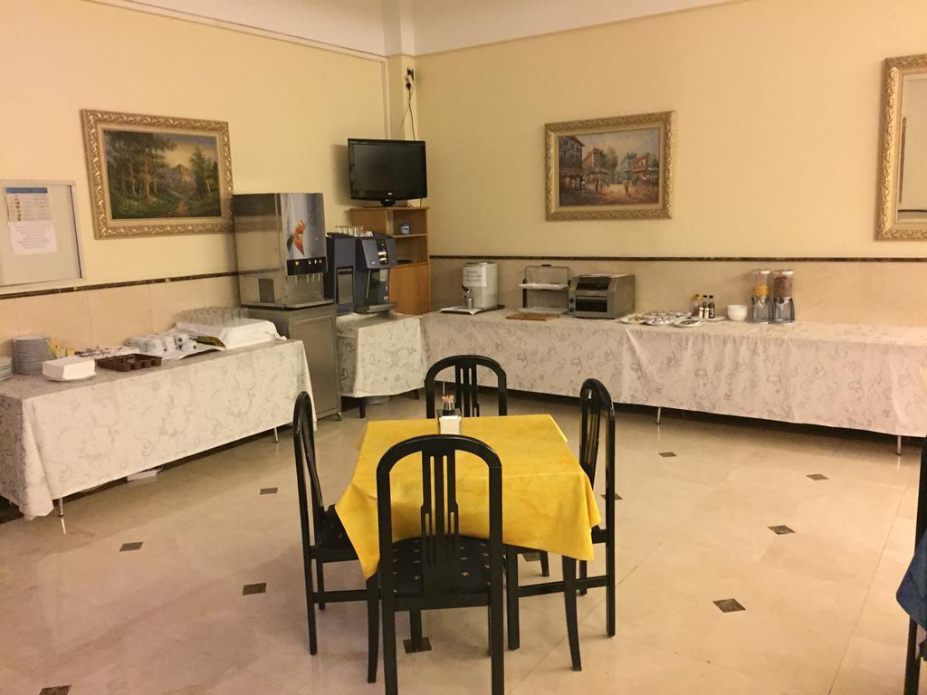 Hotel Ciudad De פואנלבראדה מראה חיצוני תמונה