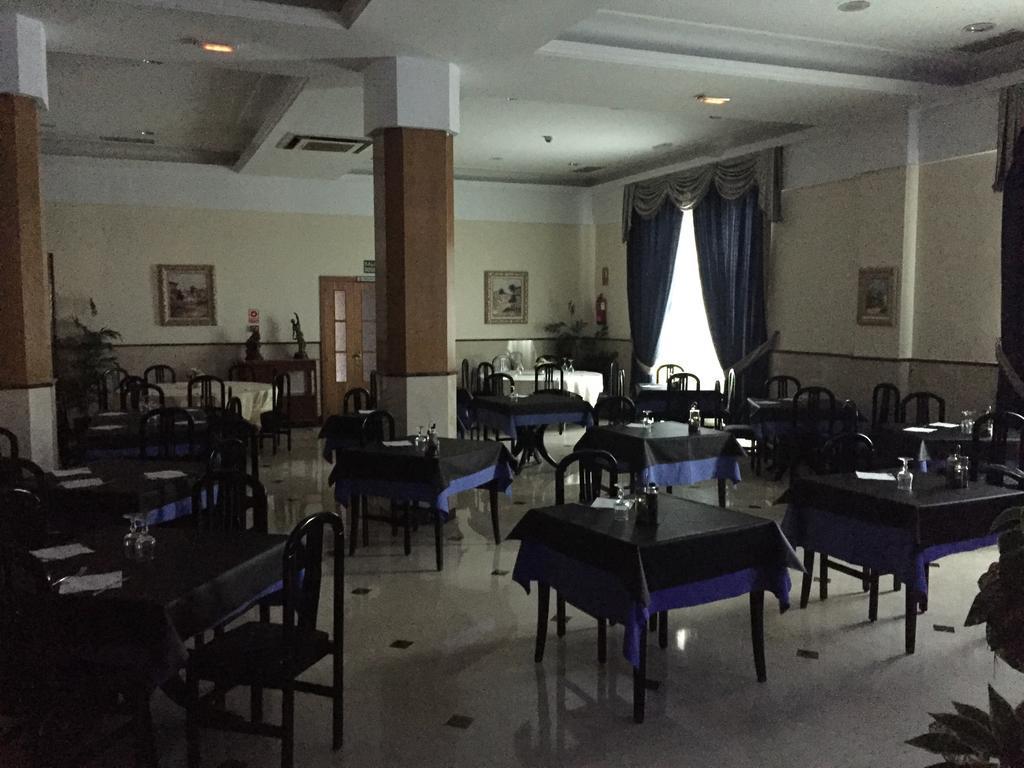 Hotel Ciudad De פואנלבראדה מראה חיצוני תמונה