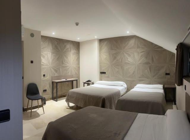 Hotel Ciudad De פואנלבראדה מראה חיצוני תמונה