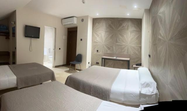 Hotel Ciudad De פואנלבראדה מראה חיצוני תמונה