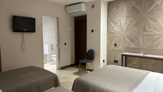 Hotel Ciudad De פואנלבראדה מראה חיצוני תמונה