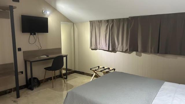 Hotel Ciudad De פואנלבראדה מראה חיצוני תמונה