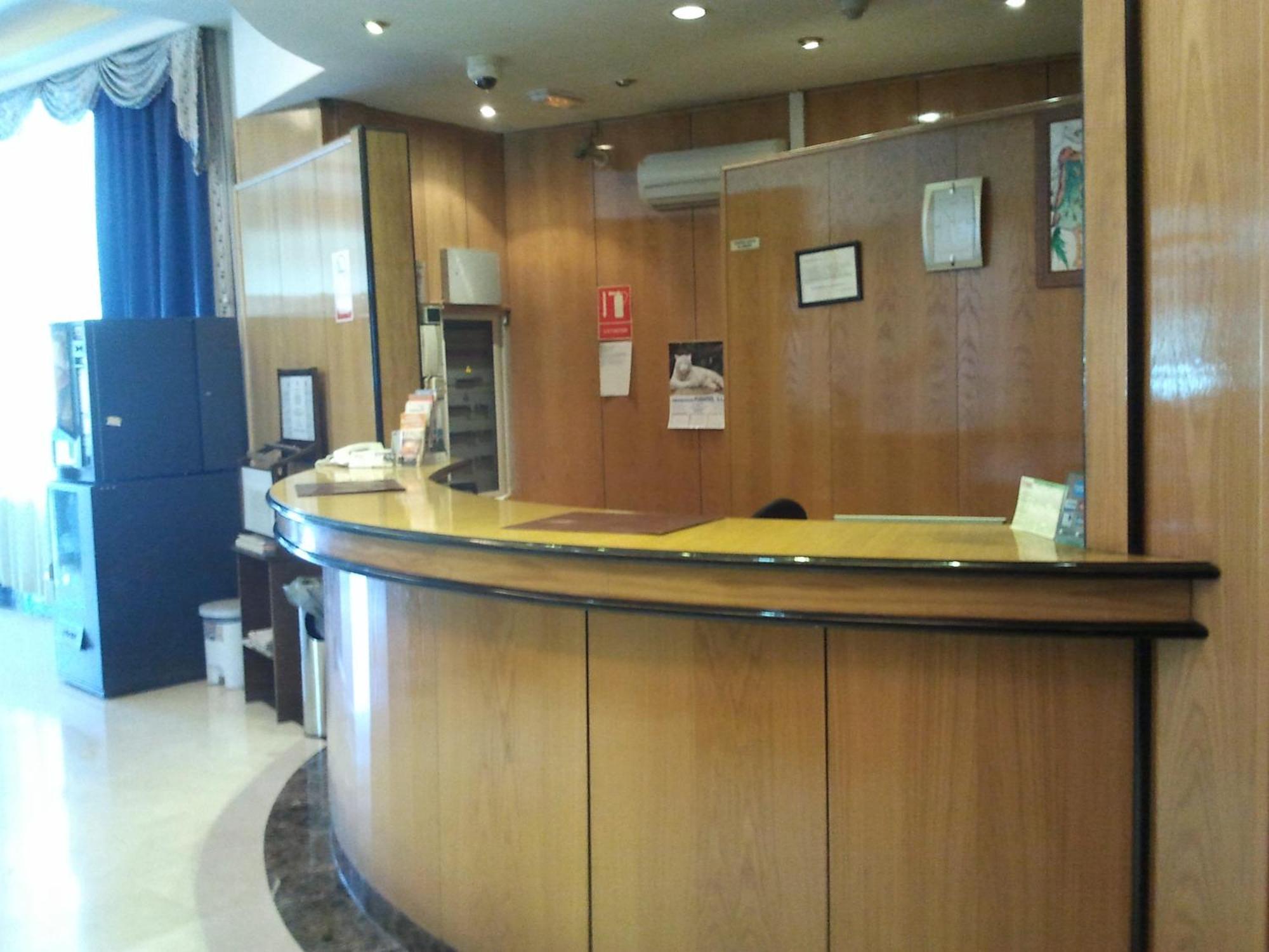 Hotel Ciudad De פואנלבראדה מראה חיצוני תמונה