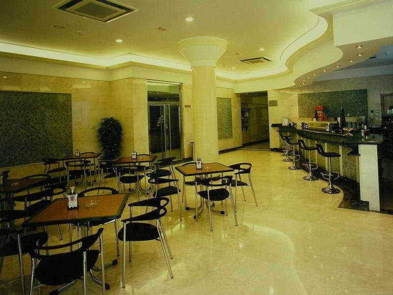 Hotel Ciudad De פואנלבראדה מראה חיצוני תמונה