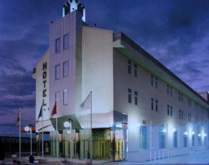 Hotel Ciudad De פואנלבראדה מראה חיצוני תמונה