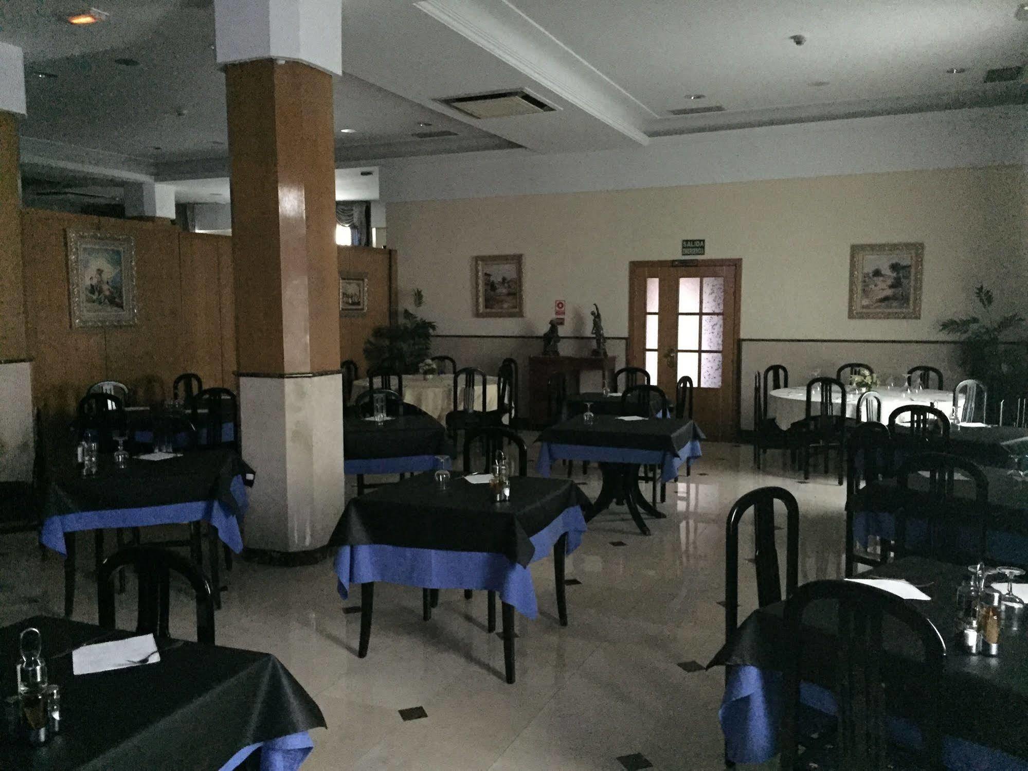 Hotel Ciudad De פואנלבראדה מראה חיצוני תמונה
