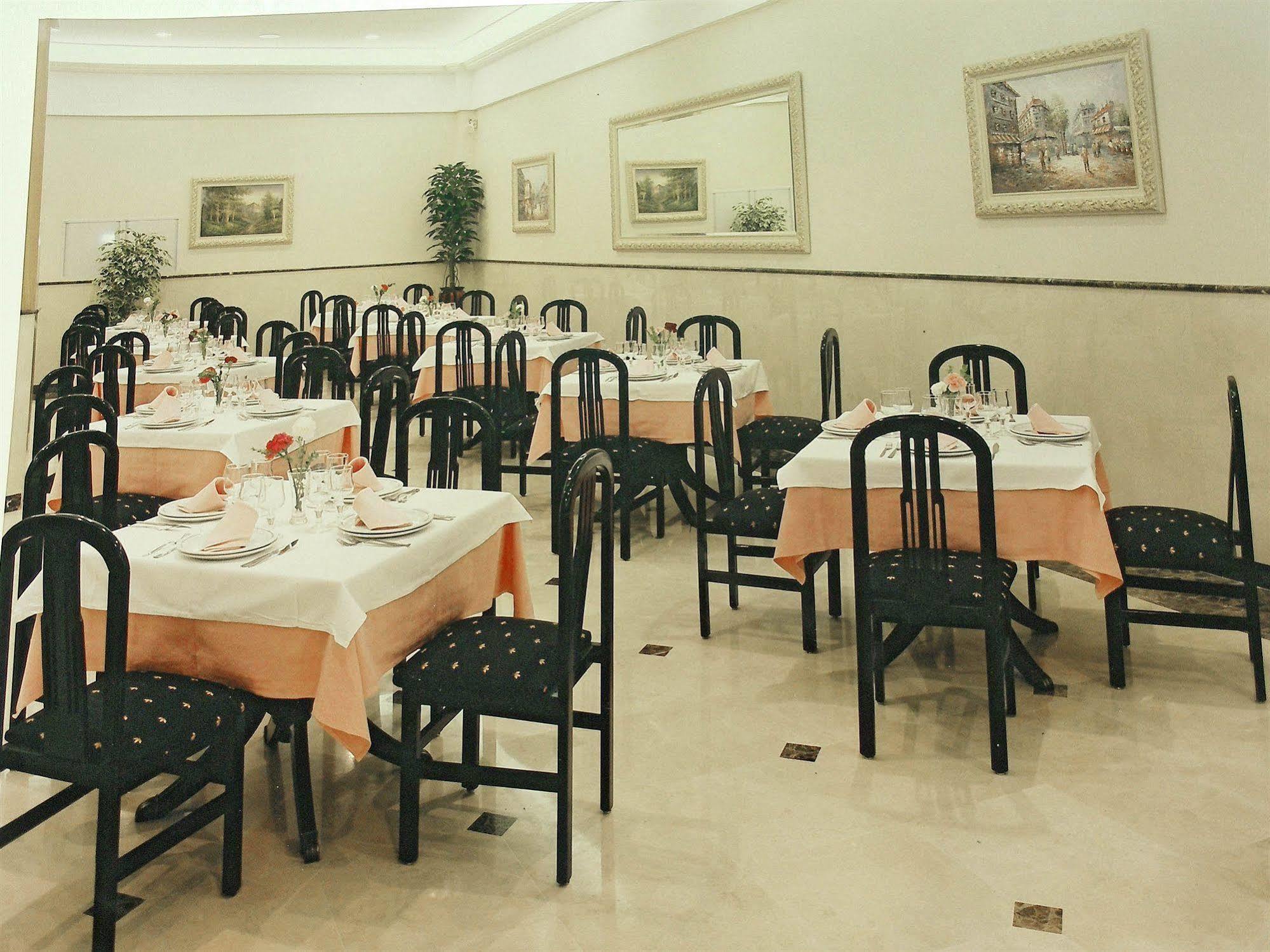 Hotel Ciudad De פואנלבראדה מראה חיצוני תמונה