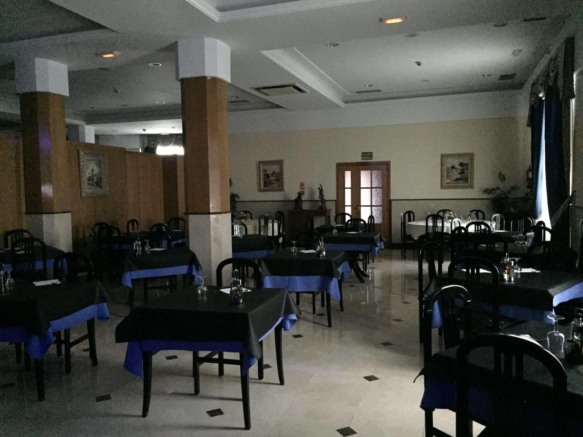 Hotel Ciudad De פואנלבראדה מראה חיצוני תמונה