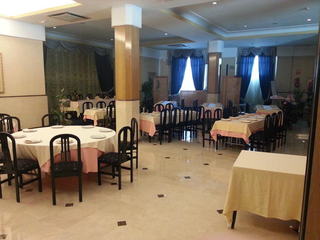 Hotel Ciudad De פואנלבראדה מראה חיצוני תמונה