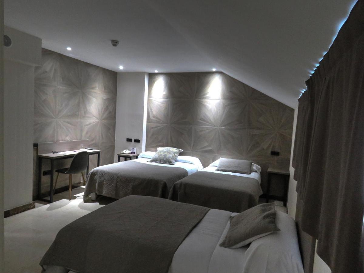 Hotel Ciudad De פואנלבראדה מראה חיצוני תמונה
