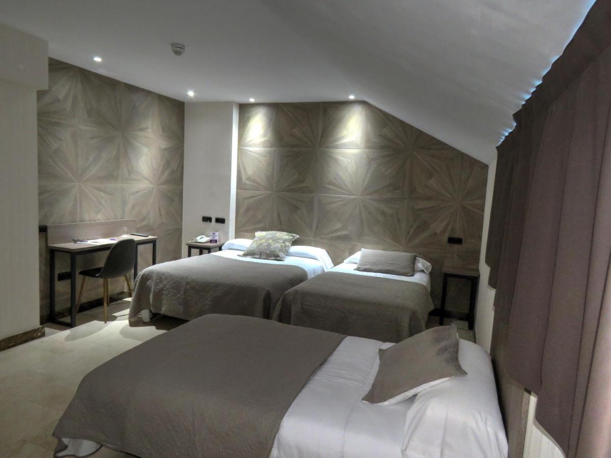 Hotel Ciudad De פואנלבראדה מראה חיצוני תמונה