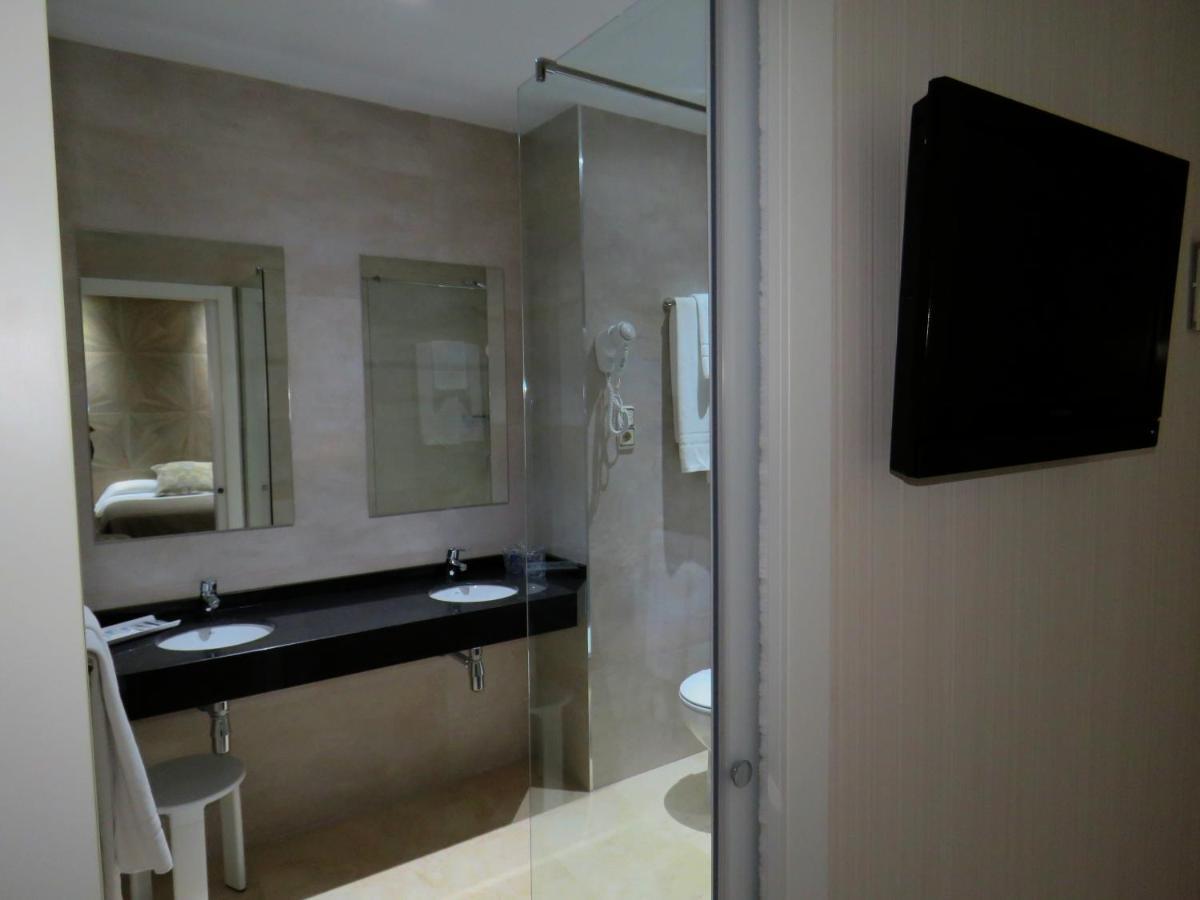 Hotel Ciudad De פואנלבראדה מראה חיצוני תמונה