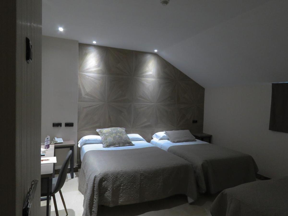 Hotel Ciudad De פואנלבראדה מראה חיצוני תמונה