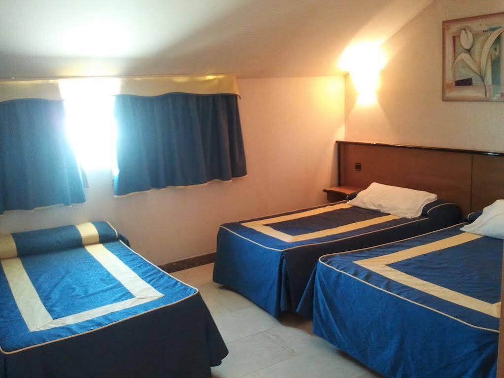Hotel Ciudad De פואנלבראדה מראה חיצוני תמונה