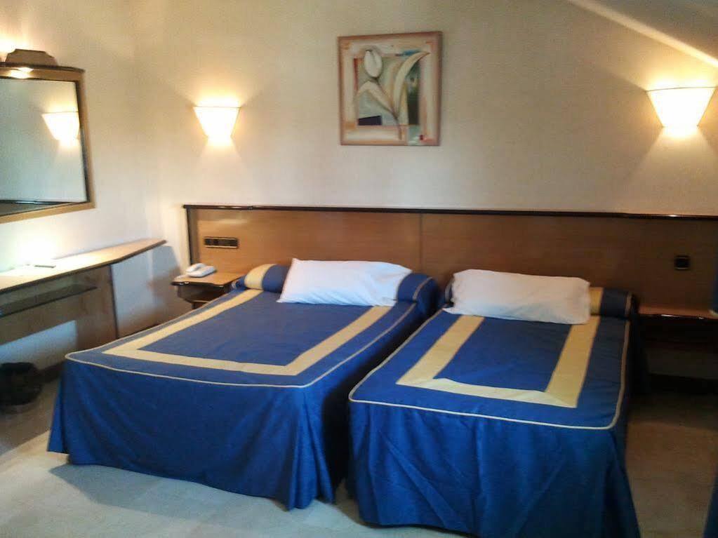 Hotel Ciudad De פואנלבראדה מראה חיצוני תמונה