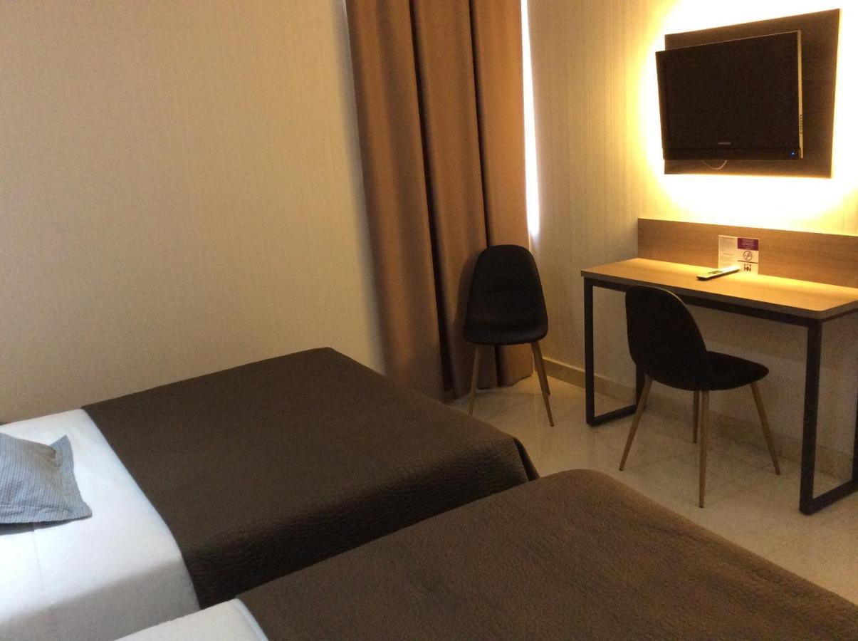 Hotel Ciudad De פואנלבראדה מראה חיצוני תמונה