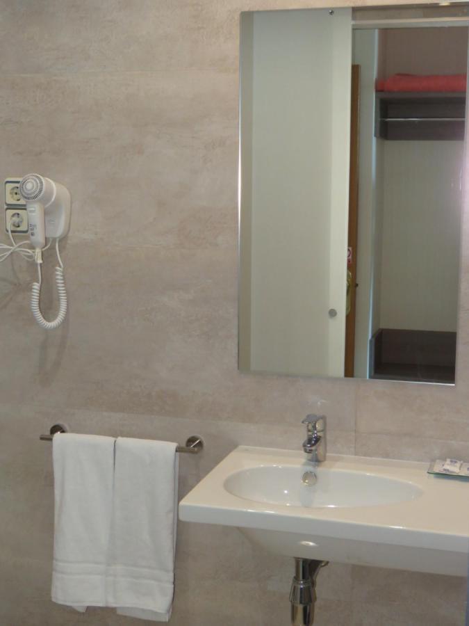 Hotel Ciudad De פואנלבראדה מראה חיצוני תמונה
