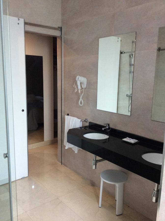 Hotel Ciudad De פואנלבראדה מראה חיצוני תמונה